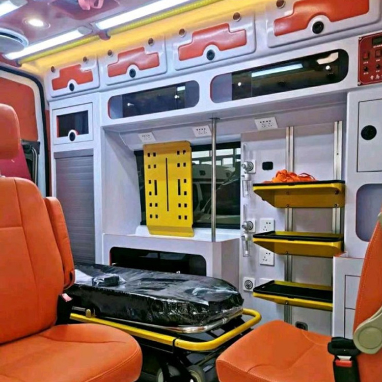 东城街道长途救护车护送病人租赁价格